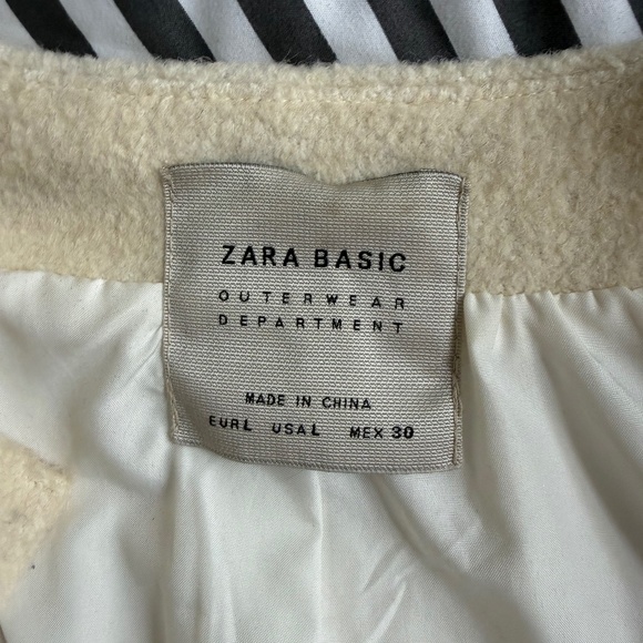 Jacket - Picture 1 of 4